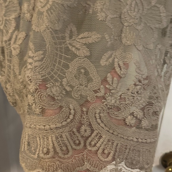 Alloy tan sheer embroidered short sleeve top.  Size M. - Picture 3 of 3
